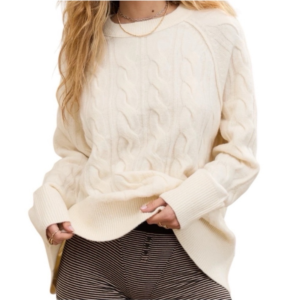 American Eagle Aerie unREAL Cable Crew Sweater
